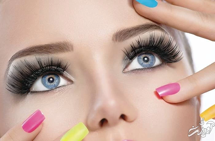 راهنمای انتخاب سایه مناسب با رنگ چشم آرایش چشم به رنگ آبی